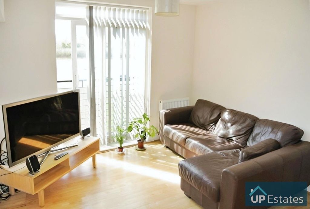 Property photo 3 of 7 Lounge