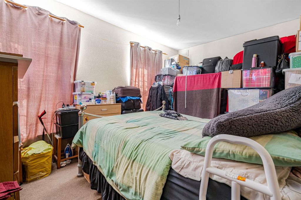 Property photo 3 of 8 10_74916.Jpg