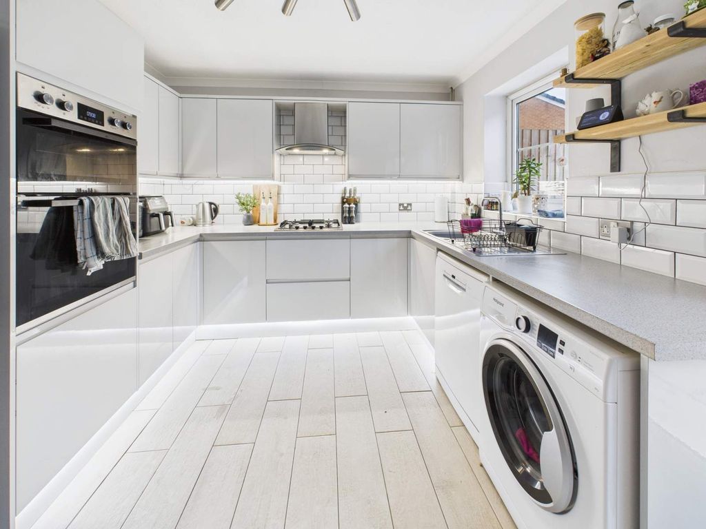 Property photo 2 of 17 Kitchen