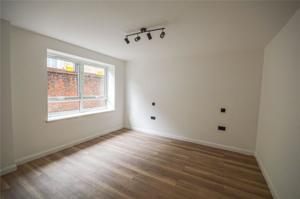 Property photo 3 of 5 Picture No. 02
