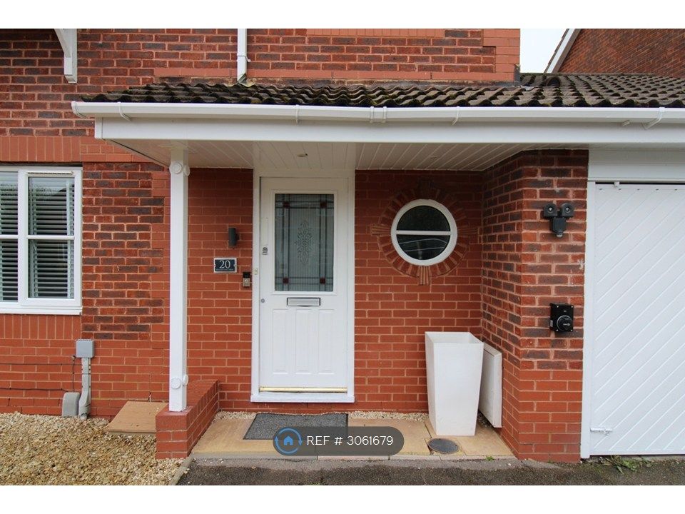 Property photo 2 of 32