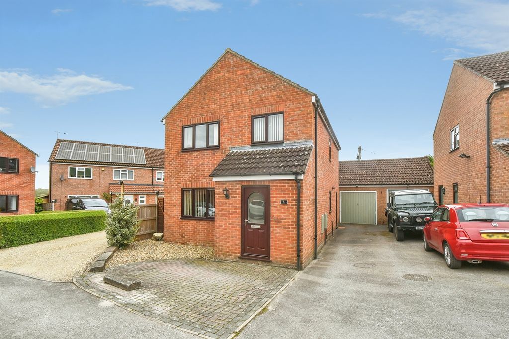 Property photo 1 of 18