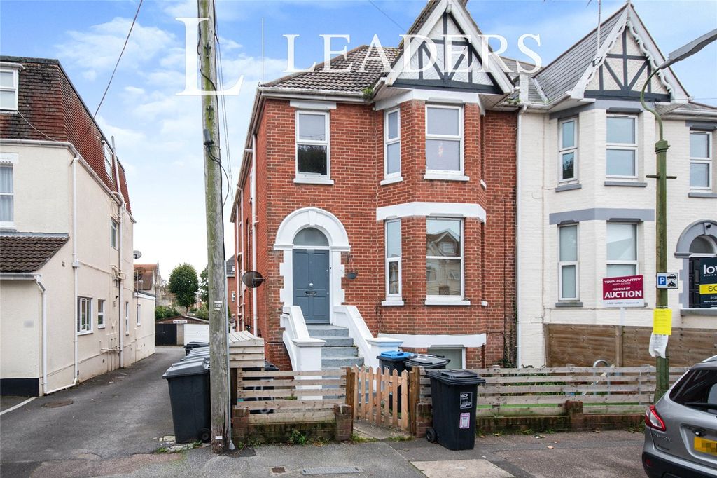 Property photo 1 of 10 Picture No. 11
