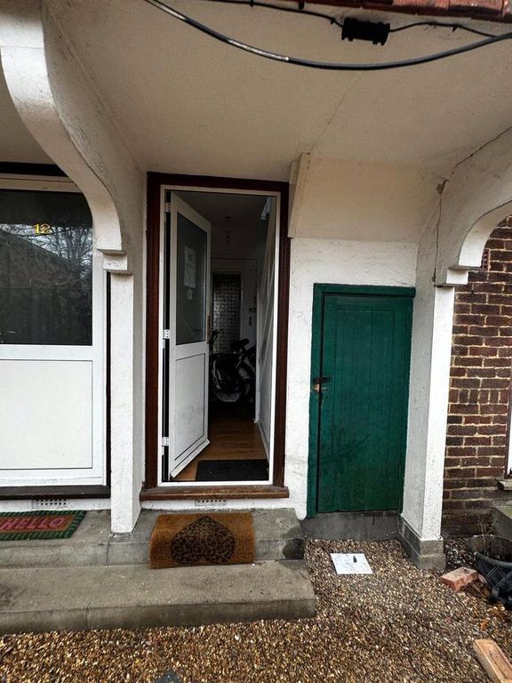 Property photo 2 of 40 Picture No. 02