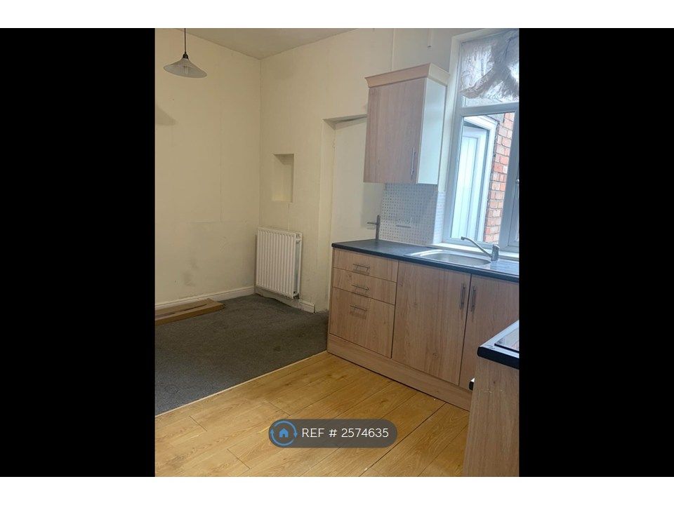 Property photo 3 of 7 Kitchen - Dining Area