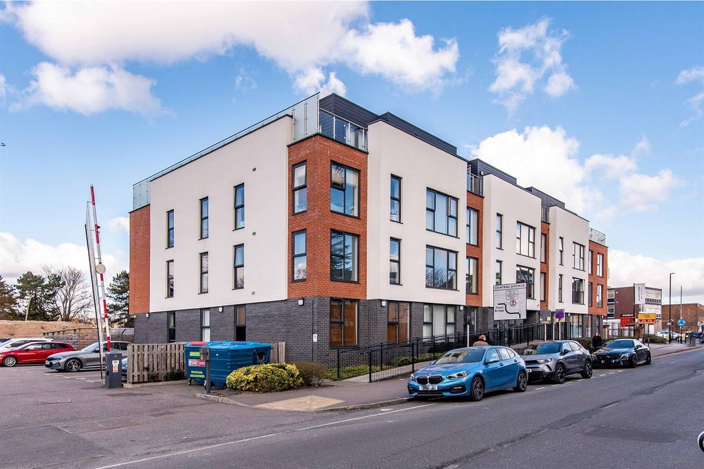 Property photo 1 of 15 (Main)