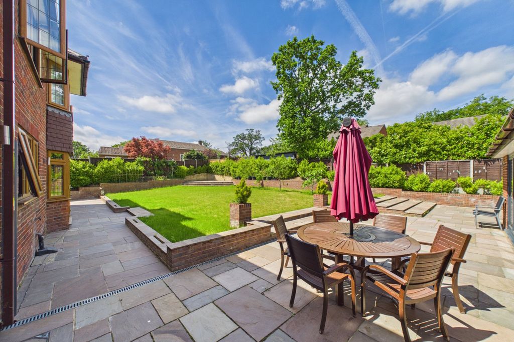 Additional image 6 of 6 bed detached house for saleBeehive Lane, Binfield, Bracknell, Berkshire RG12
