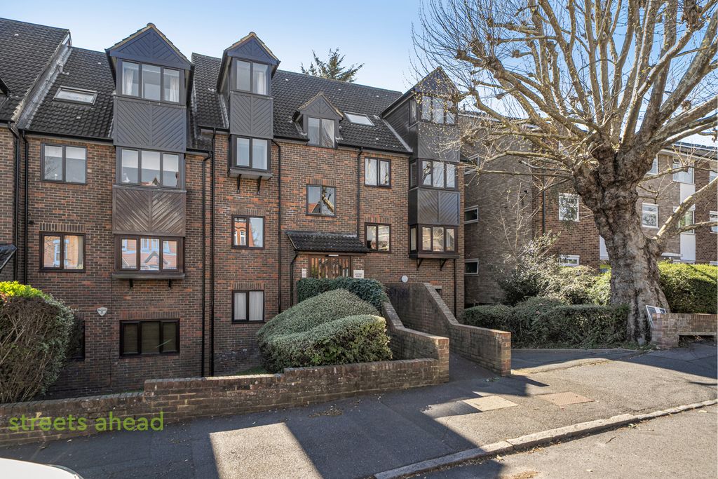 Property photo 1 of 13 99A74Ec2-4ba8-435...