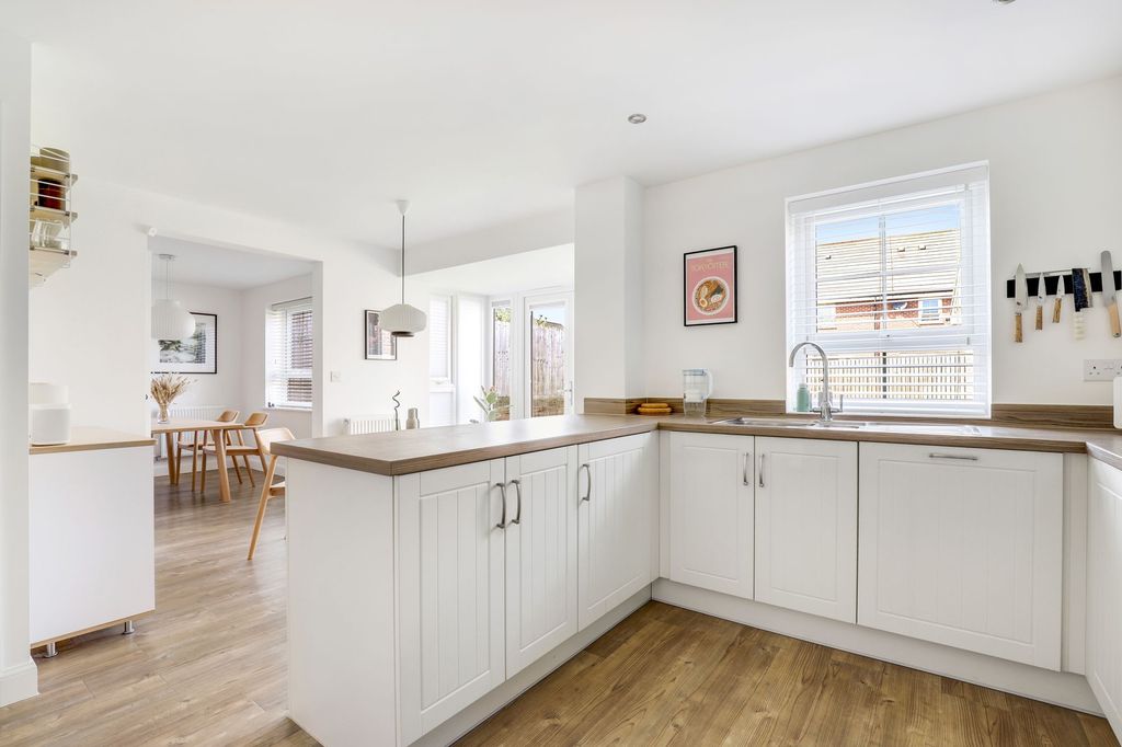 Property photo 3 of 24