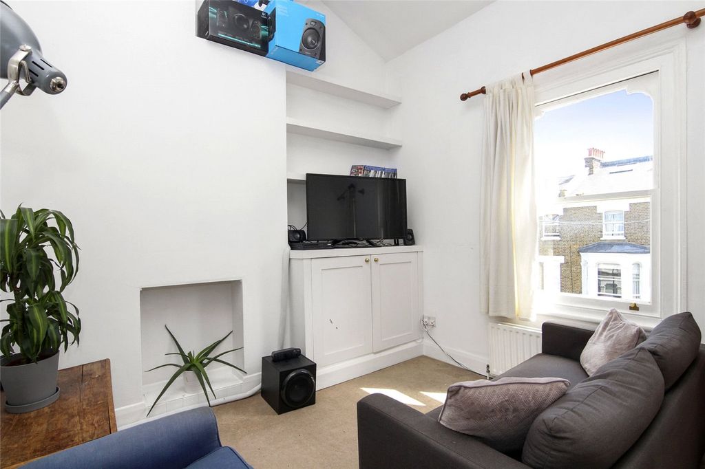 Property photo 3 of 10 Picture No. 06
