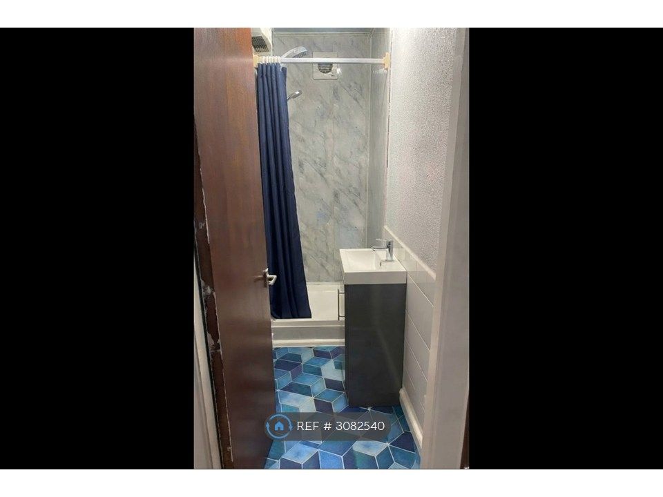 Property photo 3 of 4 Shower Room