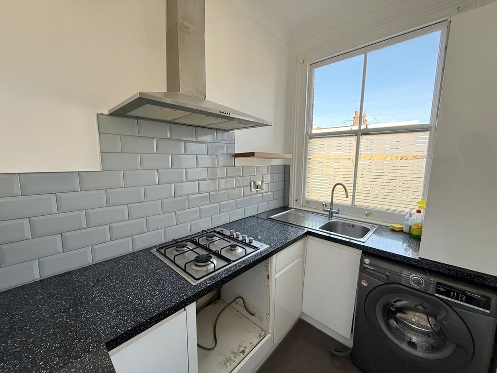 Property photo 3 of 12 Gallery