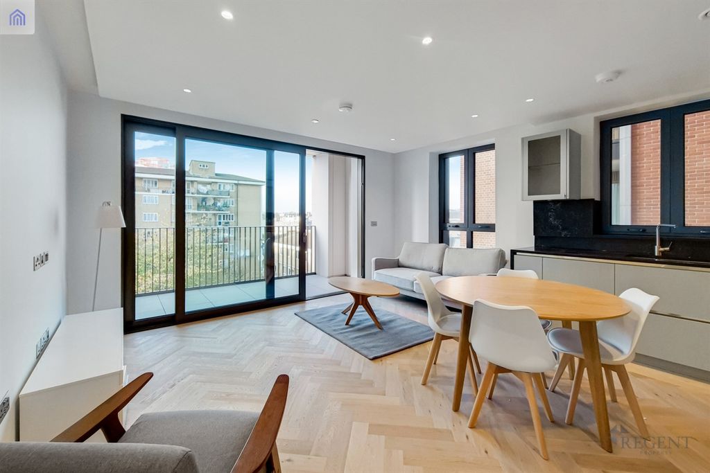 Property photo 1 of 11 (Main)