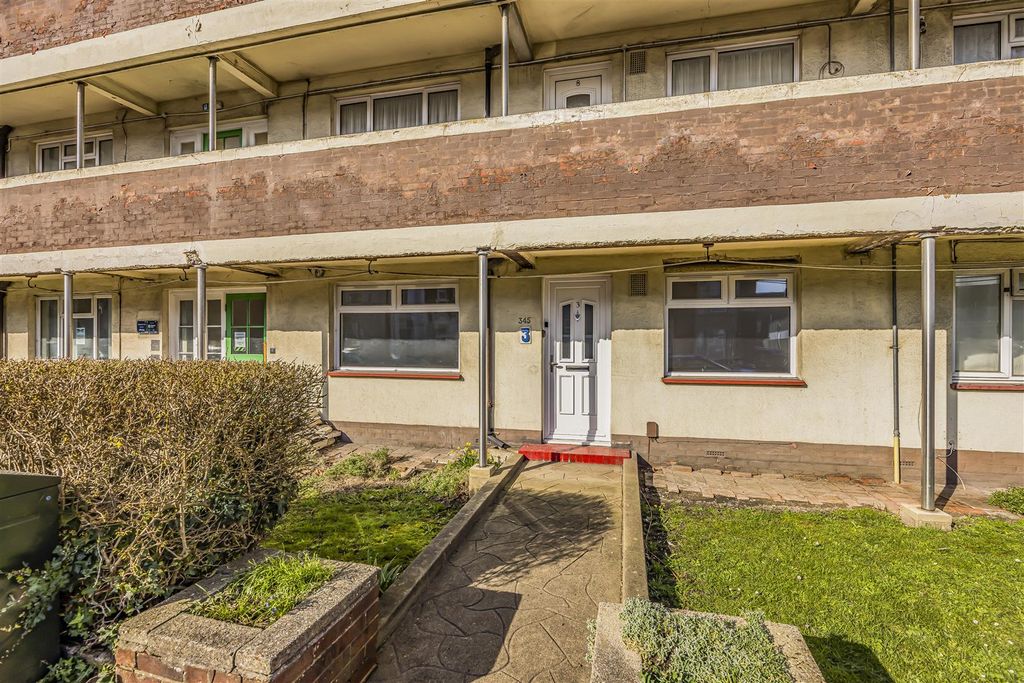 Property photo 1 of 10 Flat 3 Magdalen Court, 345 London Road, Portsmouth