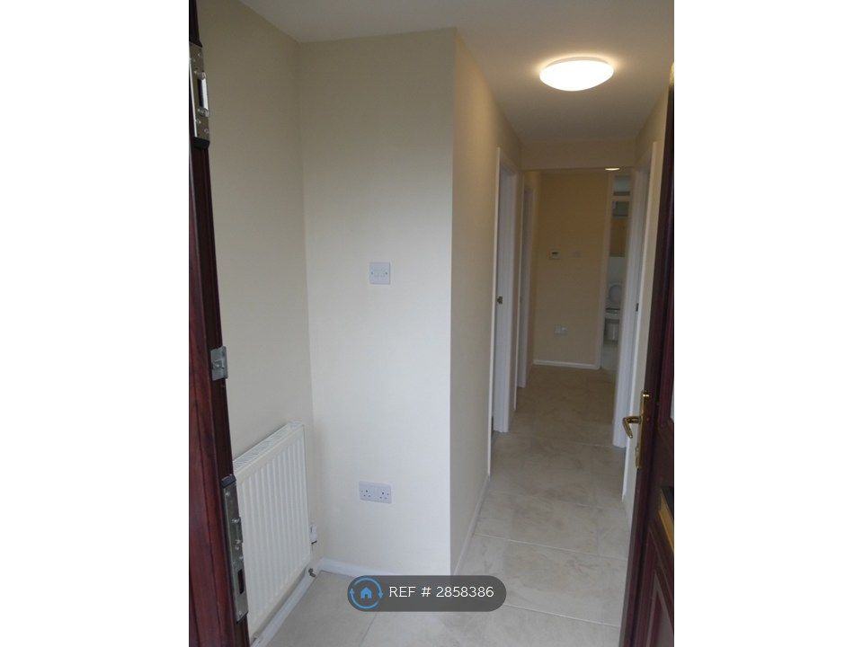 Property photo 2 of 12 Hallway
