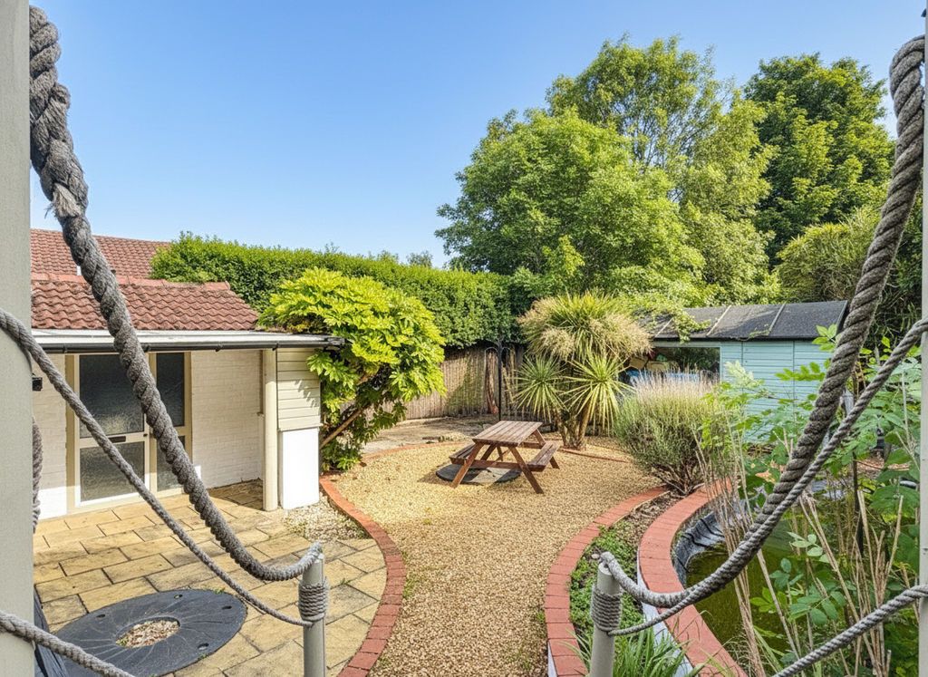 Property photo 2 of 32 Photo 60