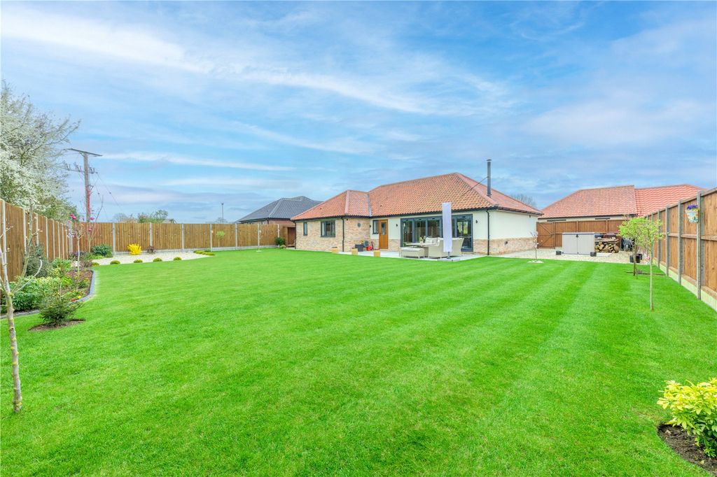 Property photo 2 of 32 Picture No. 05