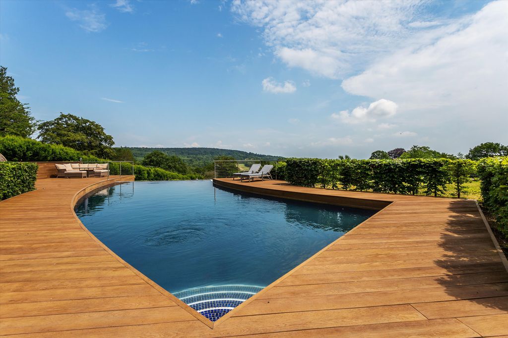 Property photo 3 of 44 Image