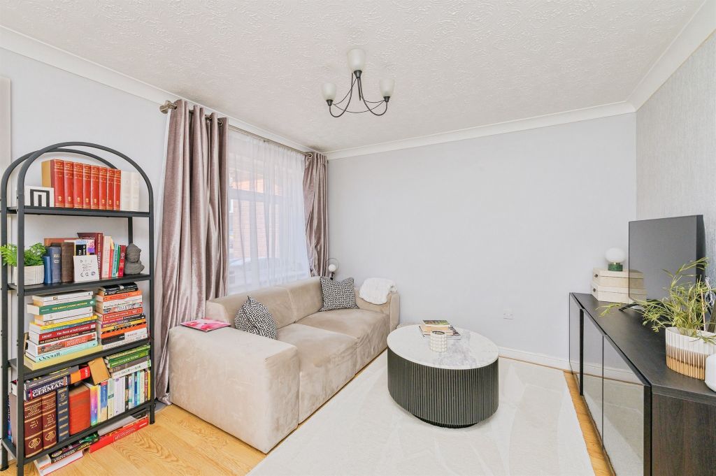 Property photo 2 of 14