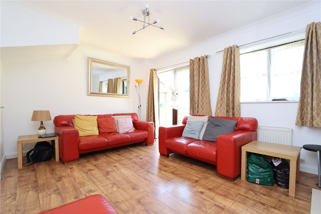 Property photo 3 of 17 Picture No. 16