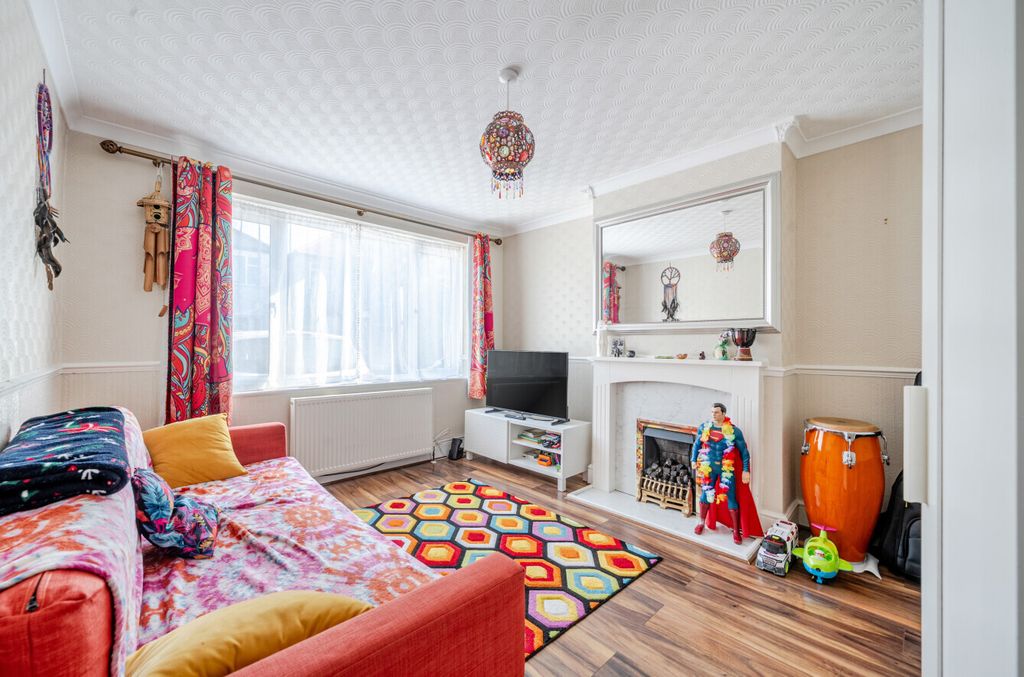 Property photo 2 of 17 Picture No. 01