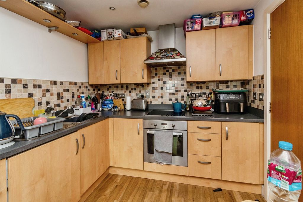 Property photo 3 of 10