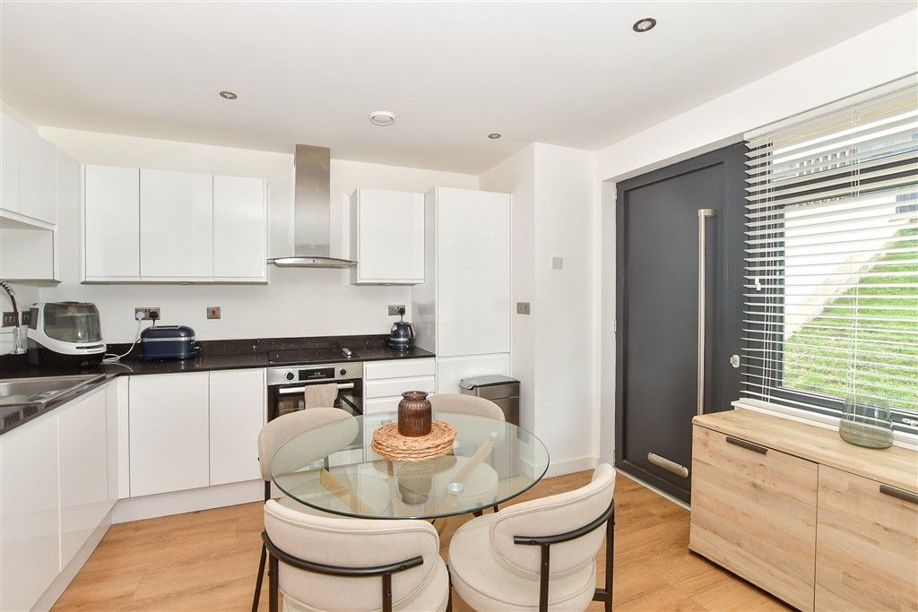 Property photo 2 of 11 Kitchen