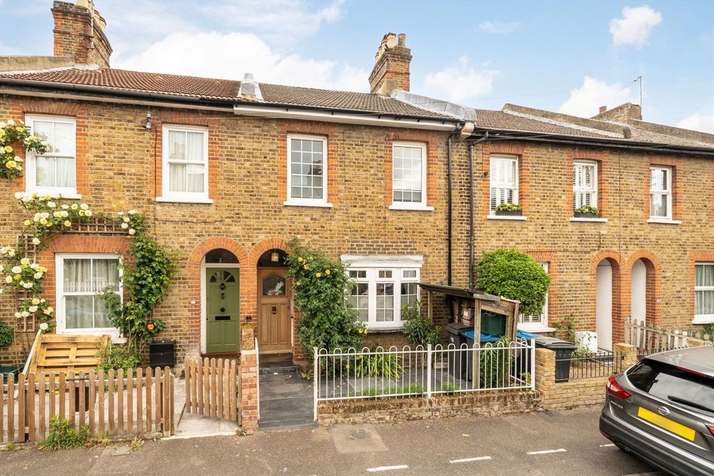 Property photo 1 of 8