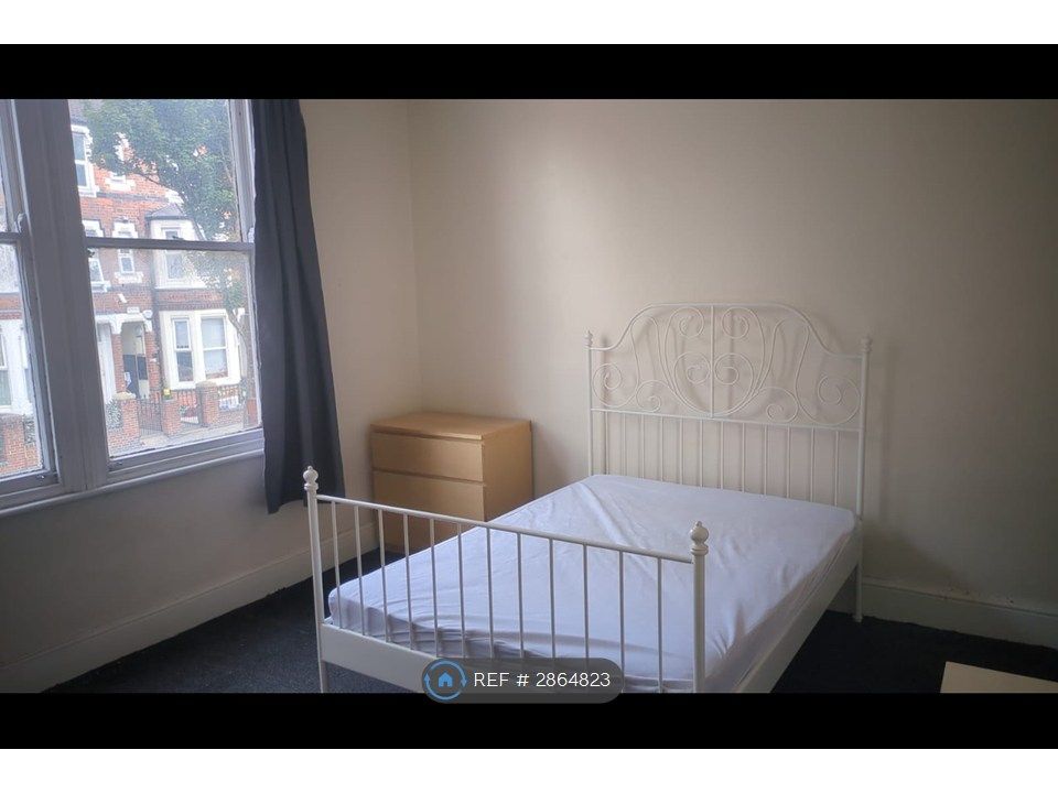 Property photo 3 of 8 Bedroom 1