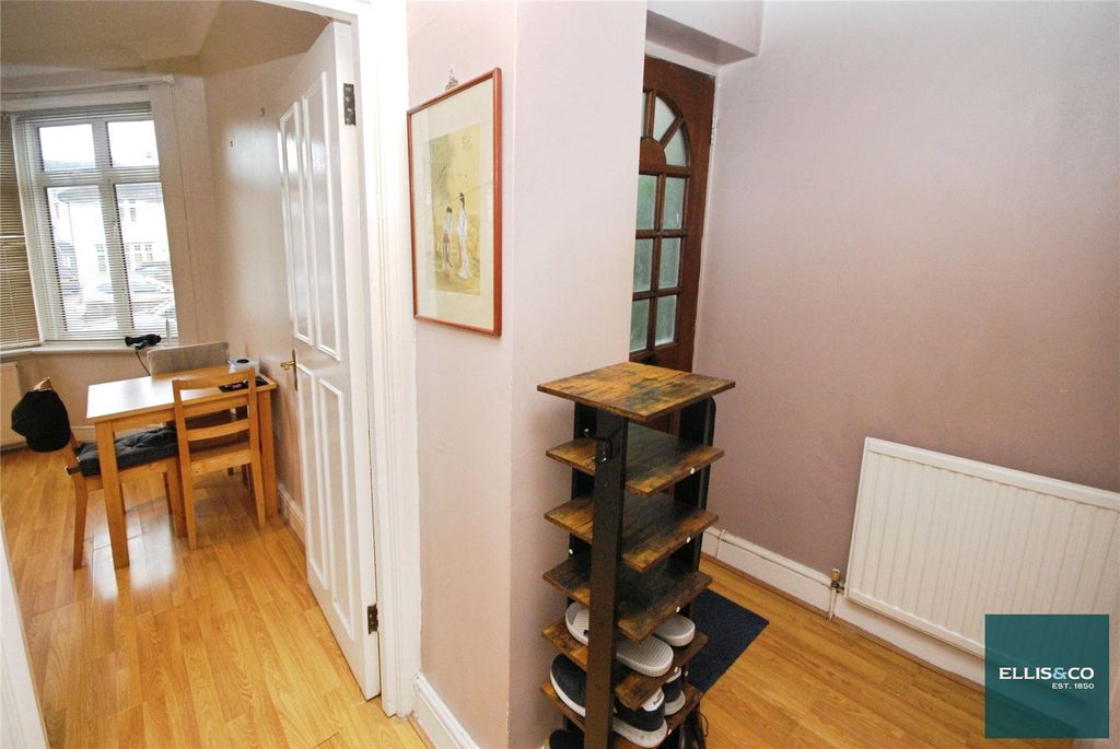 Property photo 2 of 8 Picture No. 01