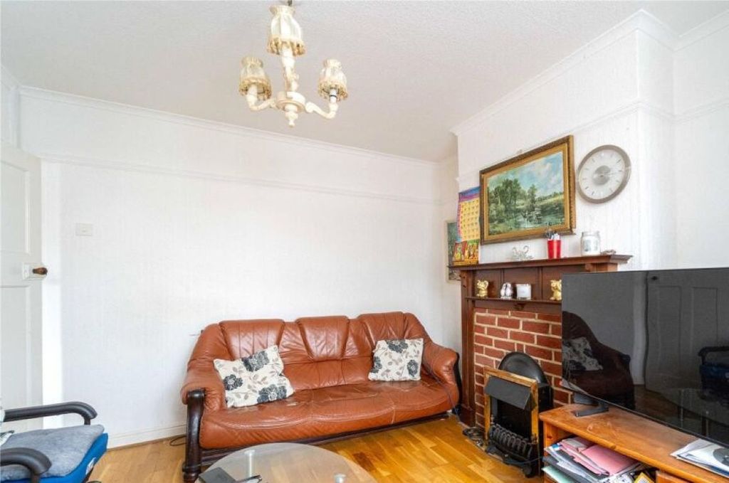 Property photo 2 of 8