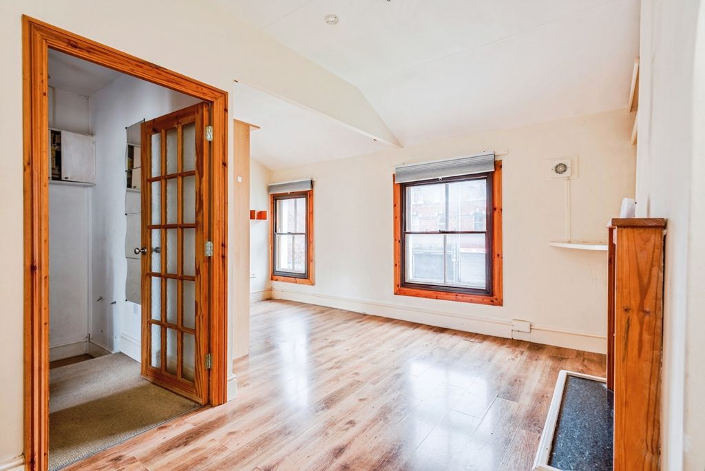 Property photo 2 of 12 Photo