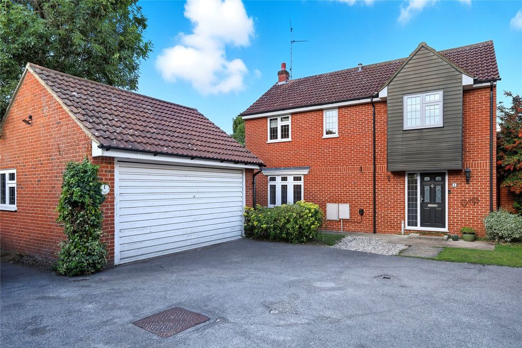 Property photo 1 of 18 Family Home