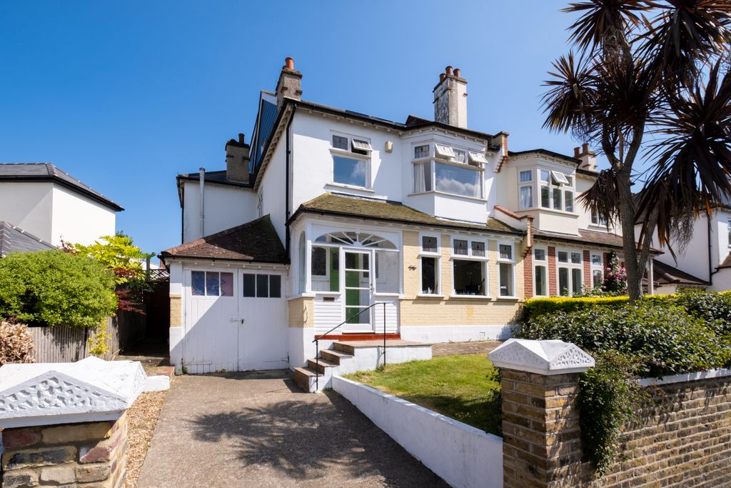 Property photo 2 of 24