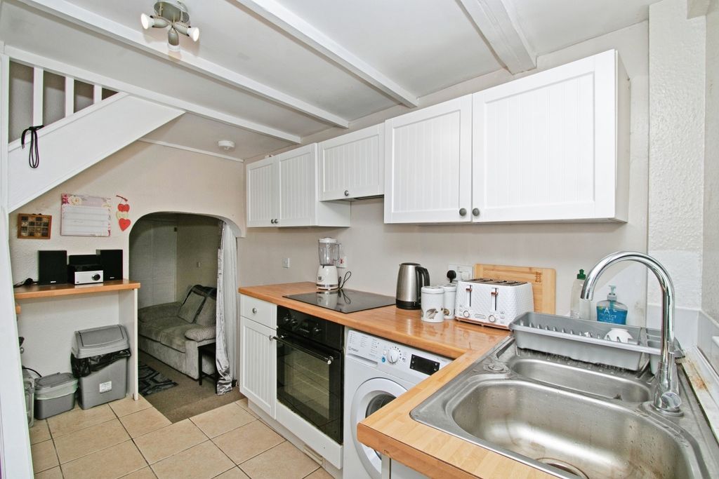 Property photo 3 of 11 Photo