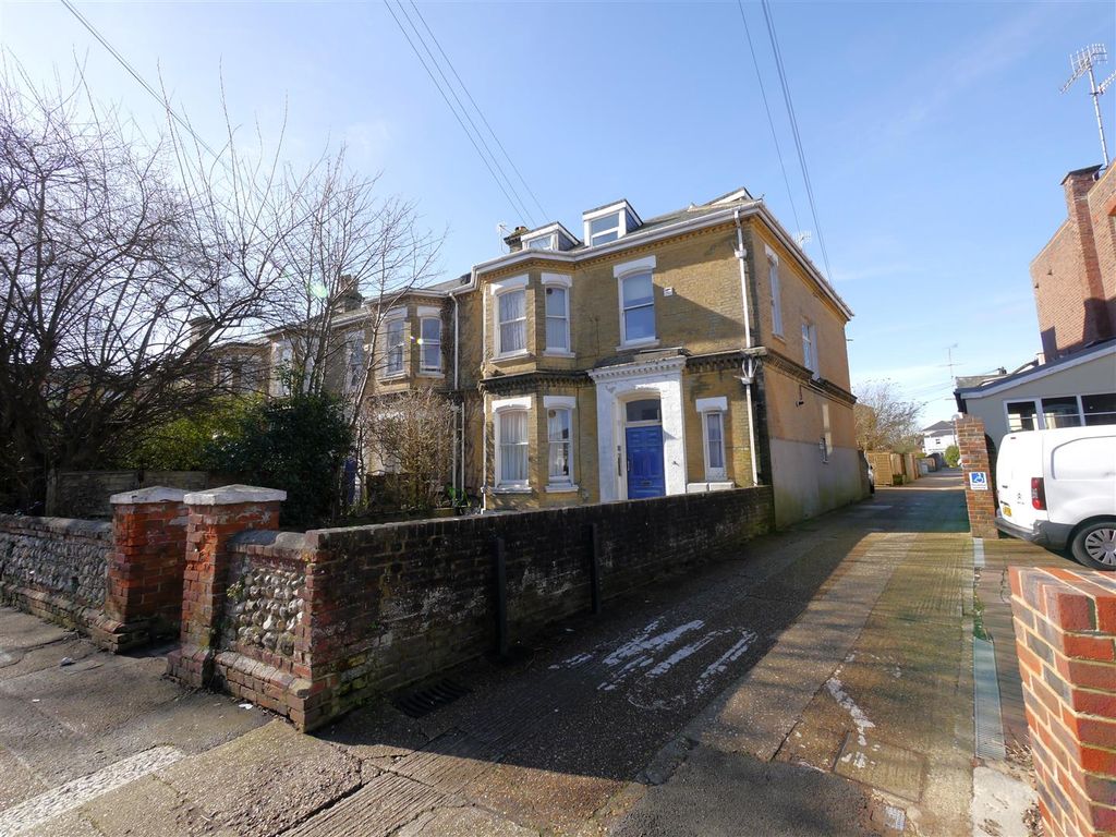 Property photo 1 of 8 P1320518.Jpg