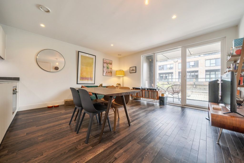 Property photo 1 of 11 5193780