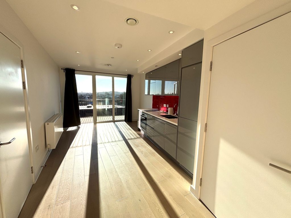 Property photo 2 of 9 Lounge