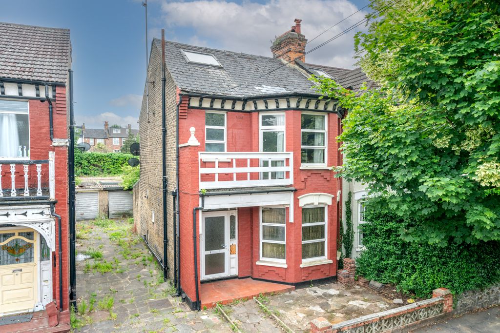 Property photo 1 of 27