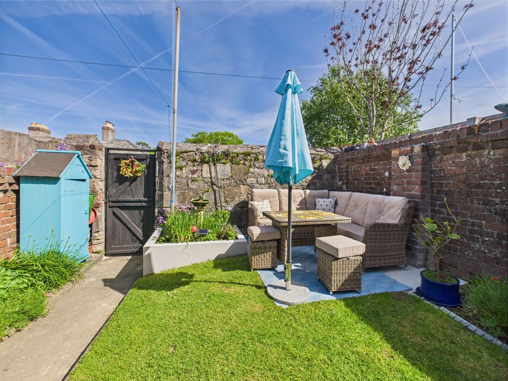 Property photo 3 of 33 Cam03974G0-Pr0140-Still021