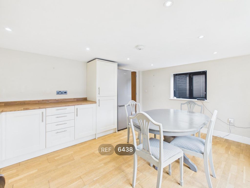 Property photo 3 of 26 Kitchen