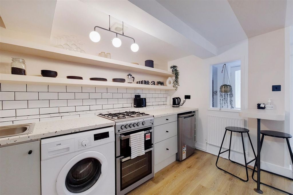 Property photo 2 of 8 Img_4135_4_Original.Jpg