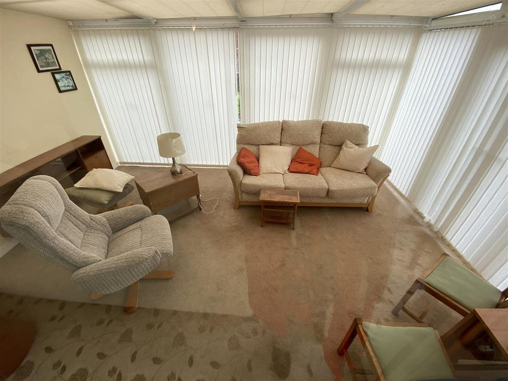Property photo 3 of 14 Separate Sun Room