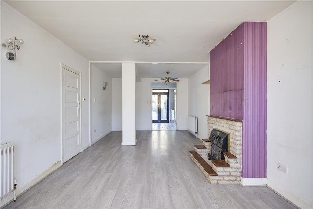 Property photo 3 of 19 Open-Plan Living Room