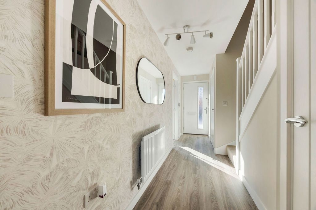 Property photo 2 of 23