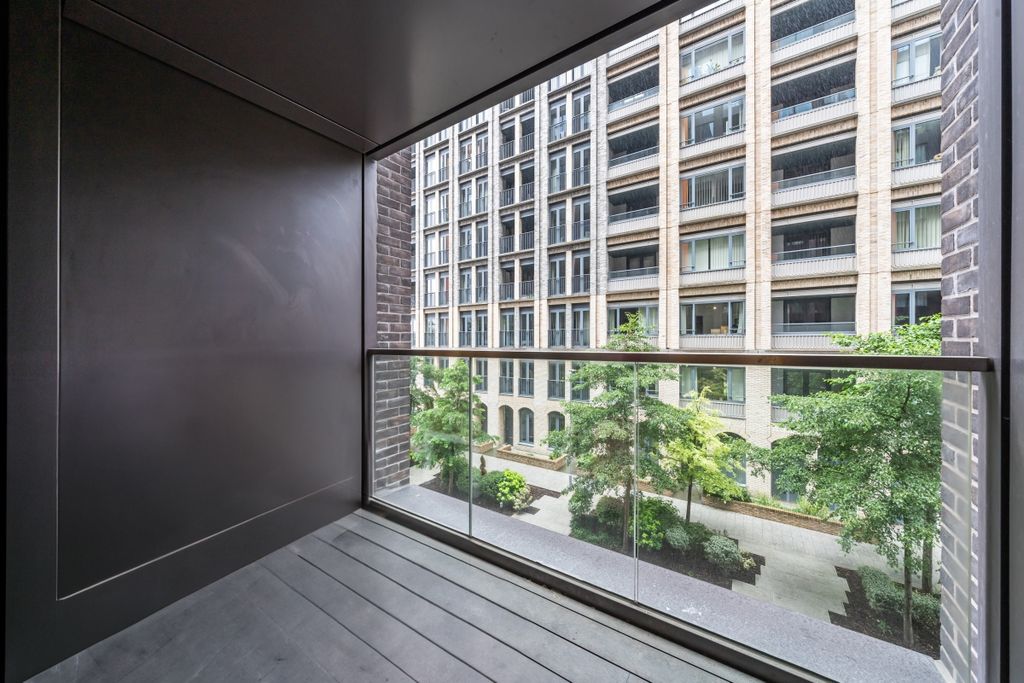 Property photo 3 of 25 2-Haines-House-008