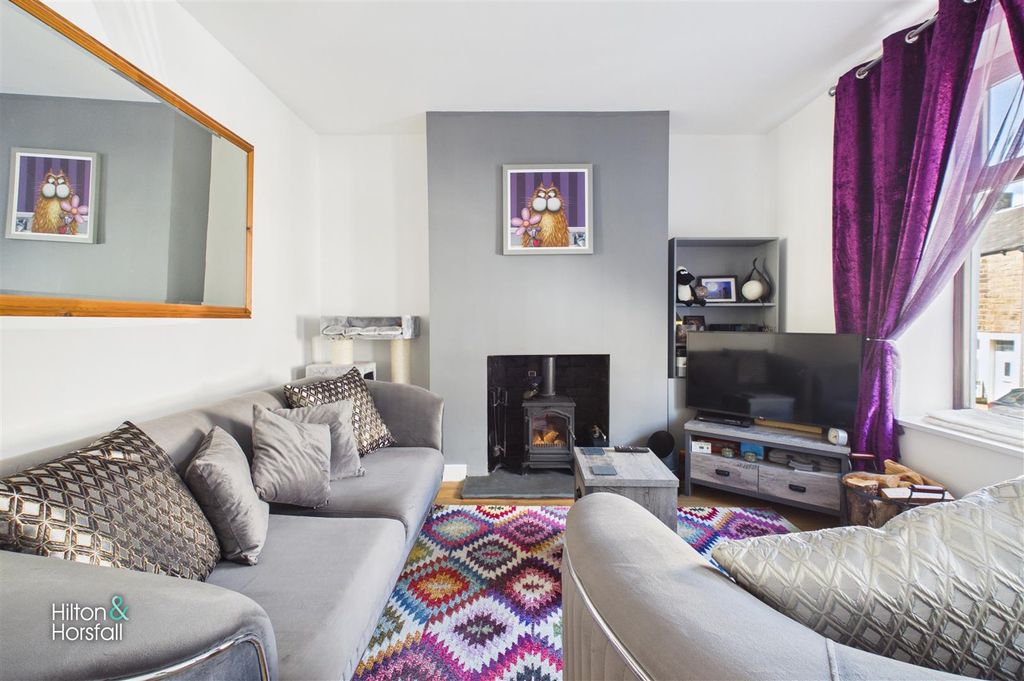 Property photo 3 of 17 Park Road
