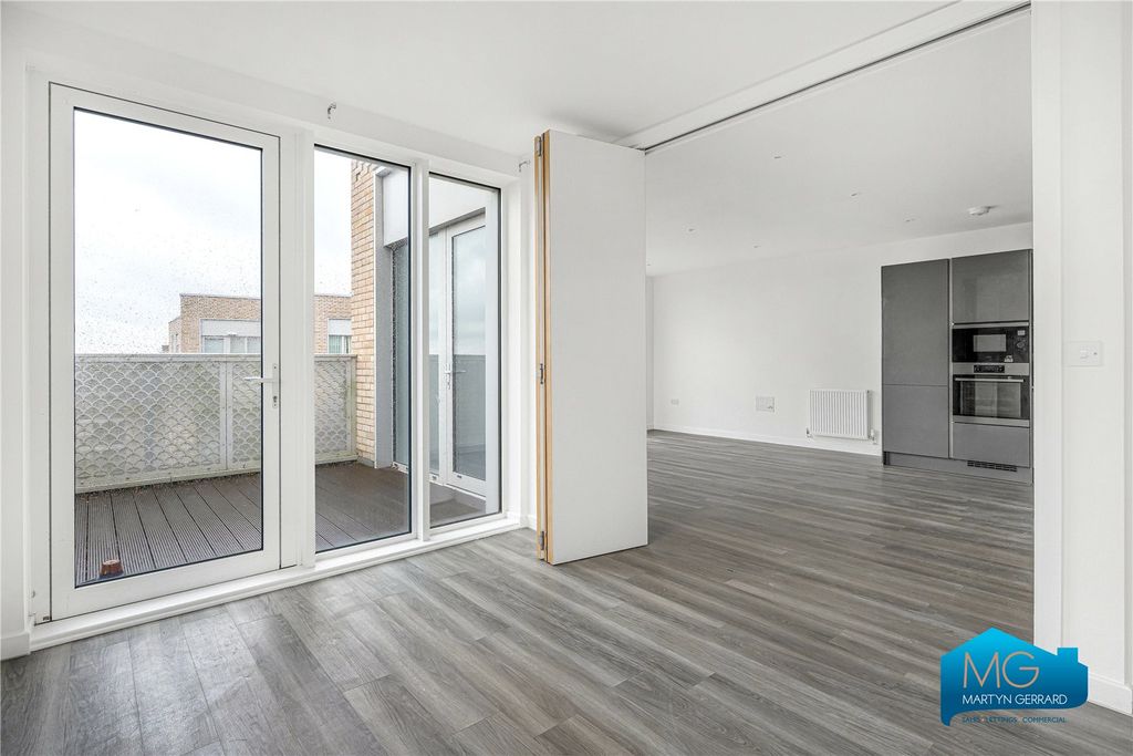 Additional image 6 of 3 bed flat to rentMedawar Drive, London NW7