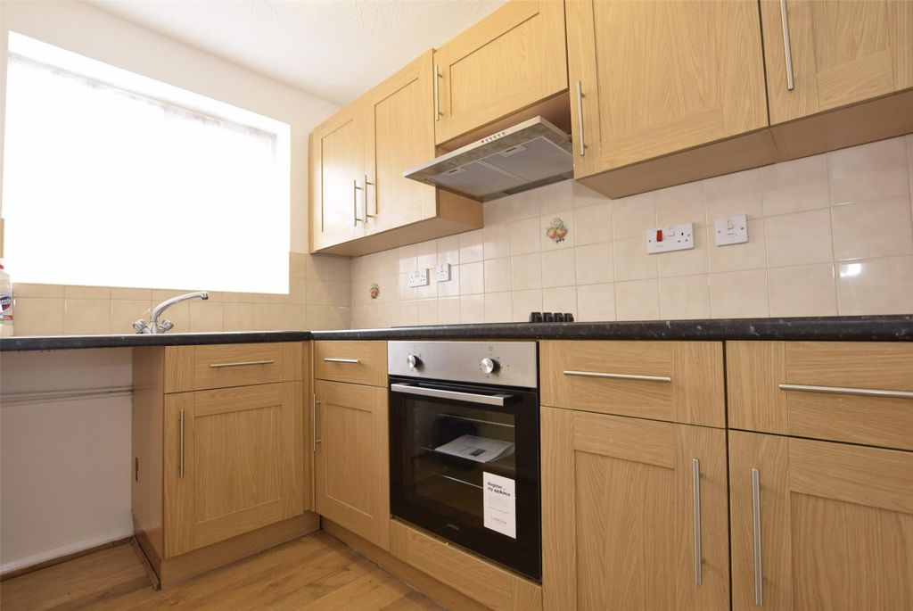 Property photo 2 of 7 Kitchen