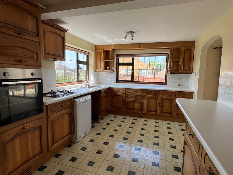 Property photo 2 of 19 Kitchen